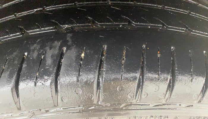 2016 Hyundai Elite i20 ASTA 1.2 (O), Petrol, Manual, 59,221 km, Right Front Tyre Tread