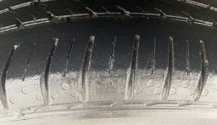 2016 Hyundai Elite i20 ASTA 1.2 (O), Petrol, Manual, 59,221 km, Right Rear Tyre Tread