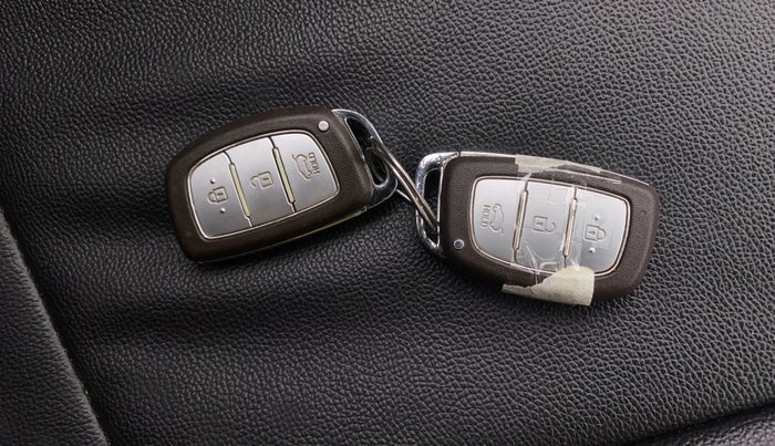 2016 Hyundai Elite i20 ASTA 1.2 (O), Petrol, Manual, 59,221 km, Key Close Up