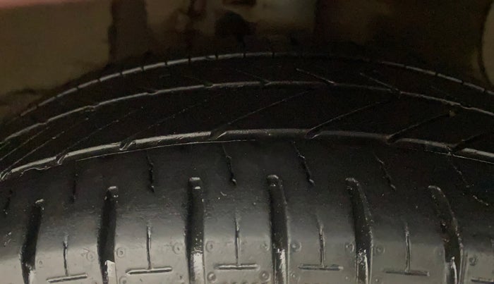 2014 Hyundai Grand i10 MAGNA 1.2 KAPPA VTVT, Petrol, Manual, 55,667 km, Right Front Tyre Tread