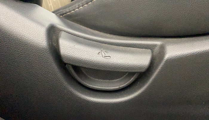 2014 Hyundai Grand i10 MAGNA 1.2 KAPPA VTVT, Petrol, Manual, 55,667 km, Driver Side Adjustment Panel