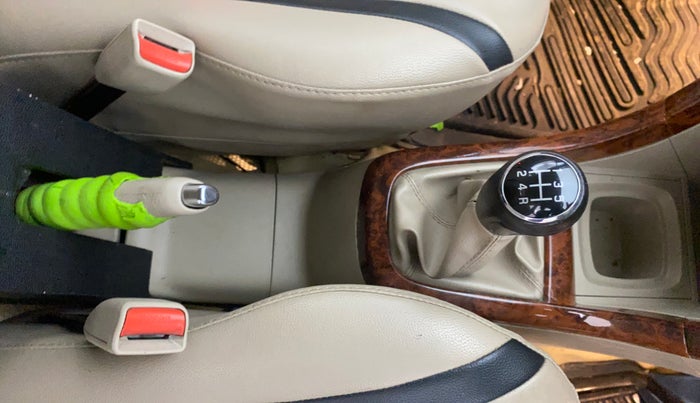 2017 Maruti Ertiga VXI, Petrol, Manual, 99,791 km, Gear Lever