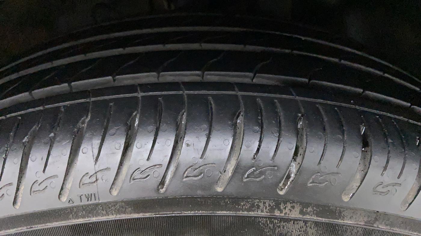 2019 Hyundai VENUE 1.0L Turbo GDI SX(O) MT, Petrol, Manual, 14,856 km, Right Front Tyre Tread