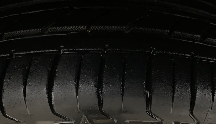 2019 Nissan Kicks XV 1.5, Petrol, Manual, 41,772 km, Left Front Tyre Tread