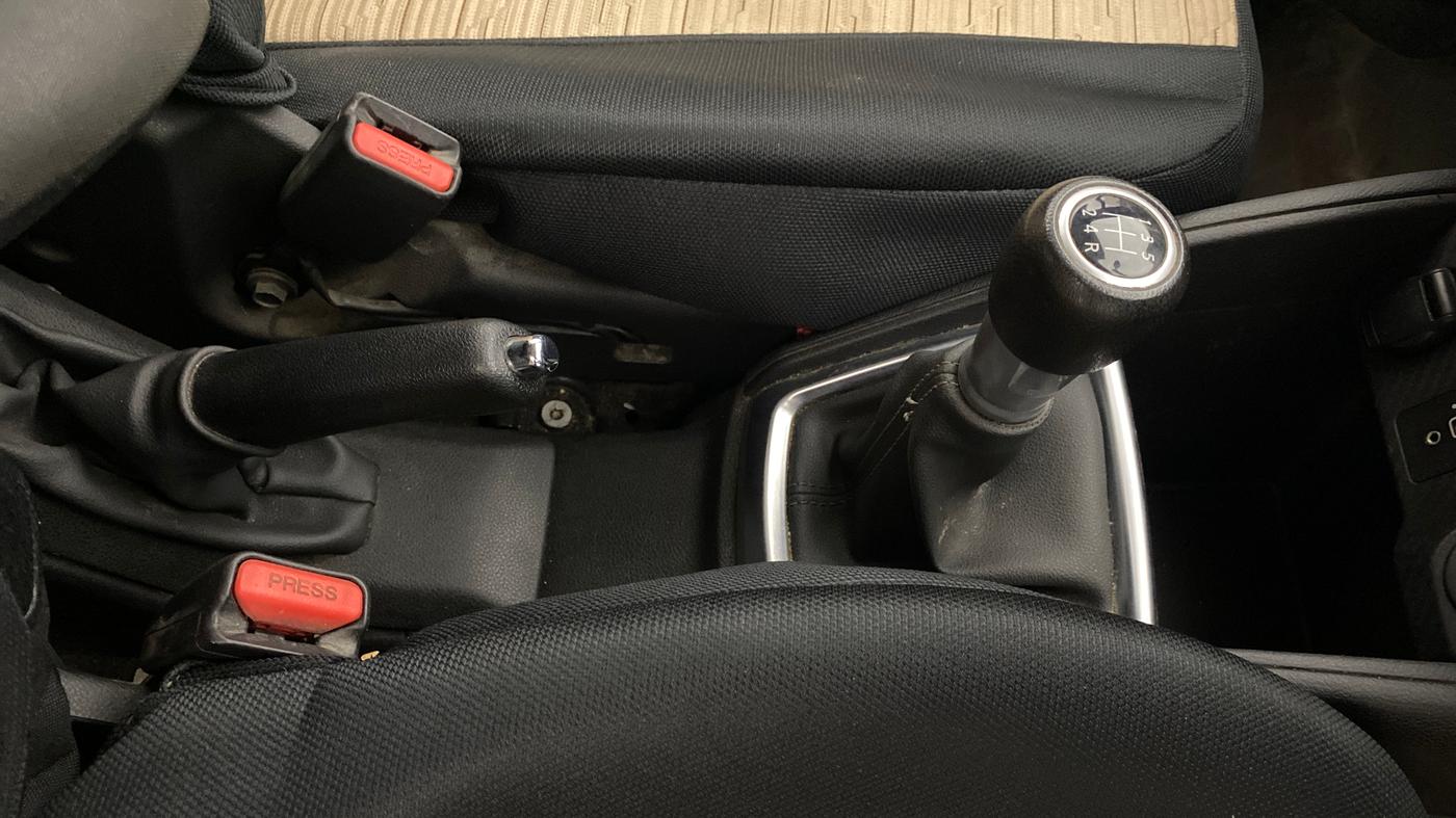 2019 Nissan Kicks XV 1.5, Petrol, Manual, 41,772 km, Gear Lever