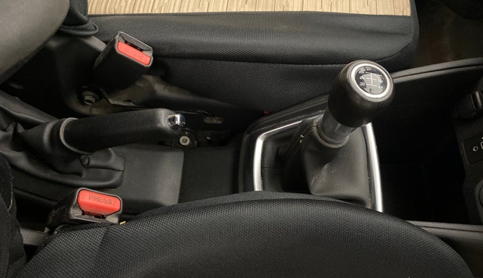 2019 Nissan Kicks XV 1.5, Petrol, Manual, 41,772 km, Gear Lever