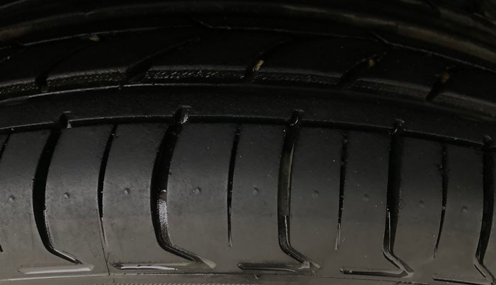 2019 Nissan Kicks XV 1.5, Petrol, Manual, 41,772 km, Left Rear Tyre Tread