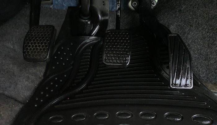 2019 Maruti Alto VXI, Petrol, Manual, 5,488 km, Pedals
