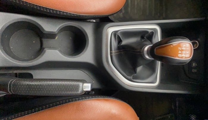 2018 Hyundai Creta SX PLUS 1.6 DIESEL SPECIAL EDITION, Diesel, Manual, 80,514 km, Gear Lever