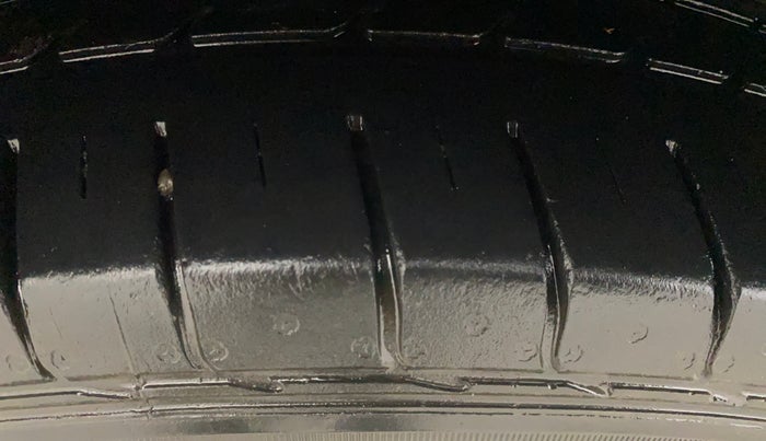 2018 Hyundai Creta SX PLUS 1.6 DIESEL SPECIAL EDITION, Diesel, Manual, 80,514 km, Right Rear Tyre Tread