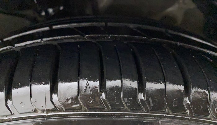 2015 Hyundai Verna FLUIDIC 1.4 VTVT, Petrol, Manual, 48,127 km, Right Front Tyre Tread