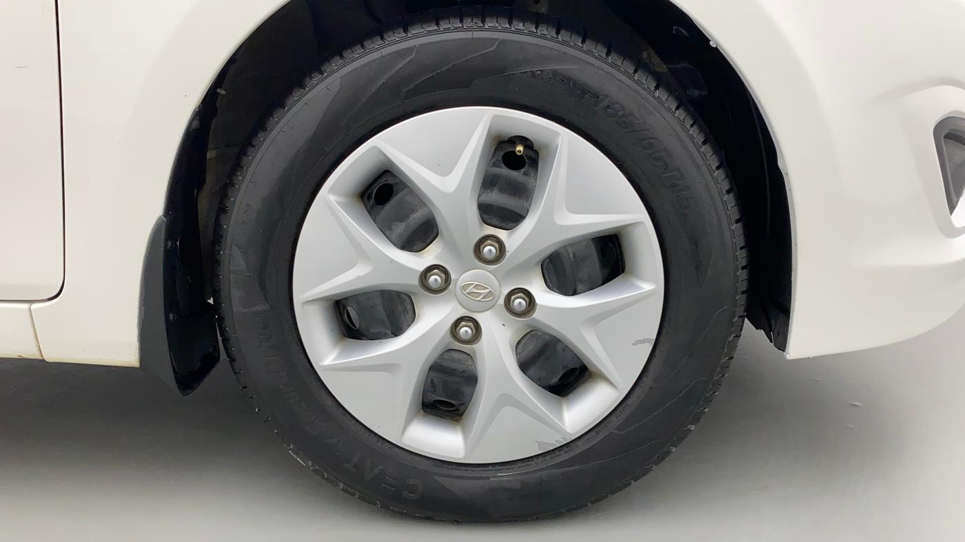 2015 Hyundai Verna FLUIDIC 1.4 VTVT, Petrol, Manual, 48,127 km, Right Front Wheel