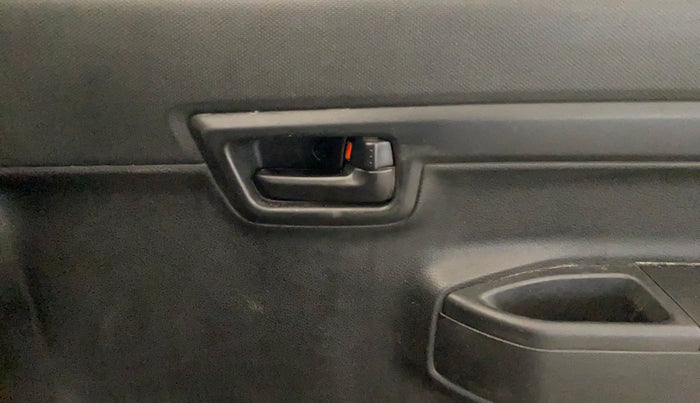 2020 Maruti S PRESSO VXI, Petrol, Manual, 55,011 km, Driver Side Door Panels Control