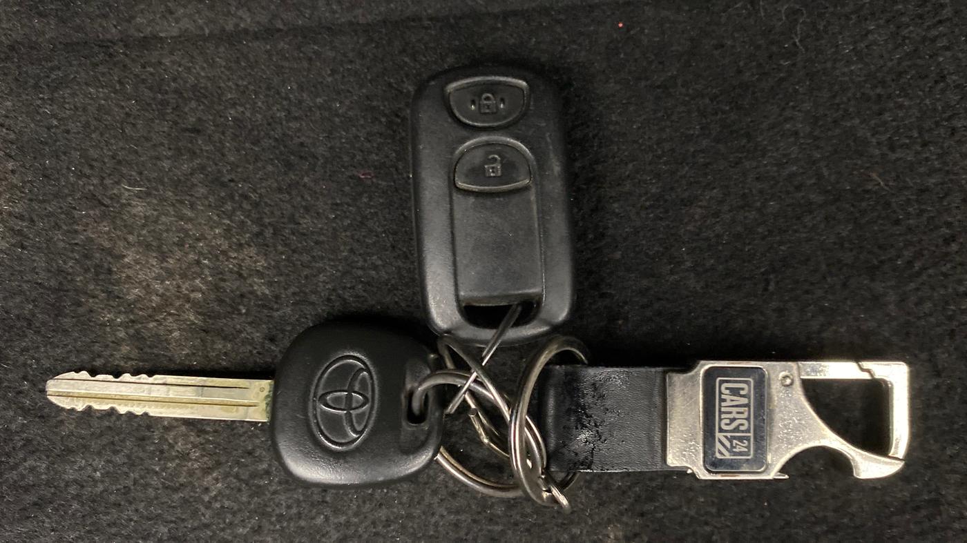 2011 Toyota Etios G, Petrol, Manual, 46,155 km, Key Close Up