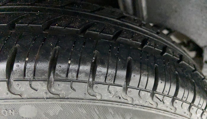 2017 Datsun Redi Go S, Petrol, Manual, 17,986 km, Right Rear Tyre Tread