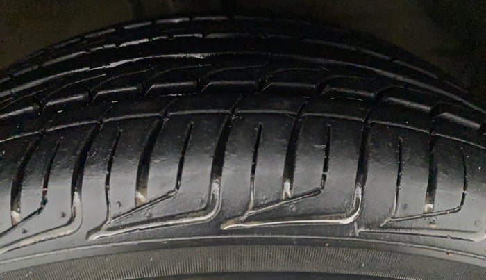 2013 Toyota Etios G SP, Petrol, Manual, 78,020 km, Right Front Tyre Tread