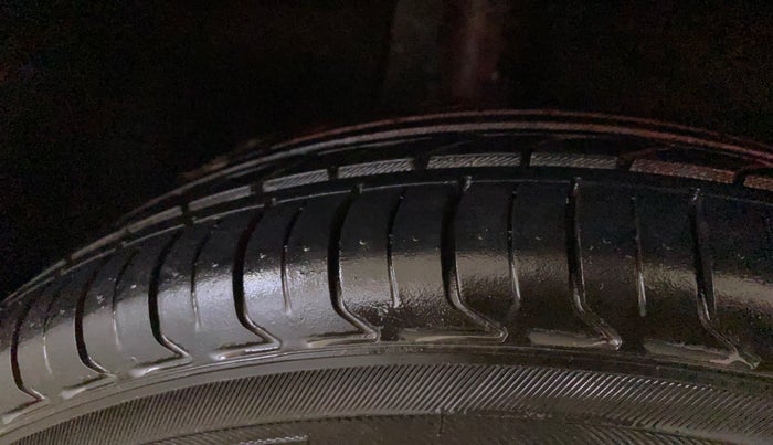 2016 Maruti Baleno SIGMA PETROL 1.2, Petrol, Manual, 72,828 km, Right Rear Tyre Tread