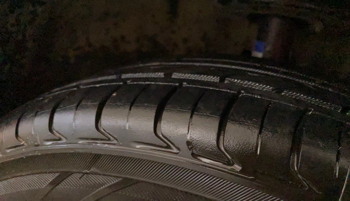 2016 Maruti Baleno SIGMA PETROL 1.2, Petrol, Manual, 72,828 km, Right Front Tyre Tread