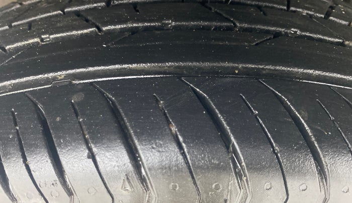 2022 Nissan MAGNITE XV MT, Petrol, Manual, 10,122 km, Right Rear Tyre Tread