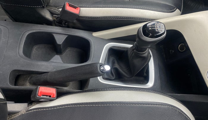 2022 Nissan MAGNITE XV MT, Petrol, Manual, 10,122 km, Gear Lever