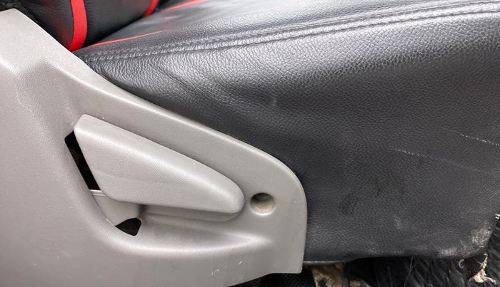 2016 Datsun Go Plus T, Petrol, Manual, 47,759 km, Driver Side Adjustment Panel