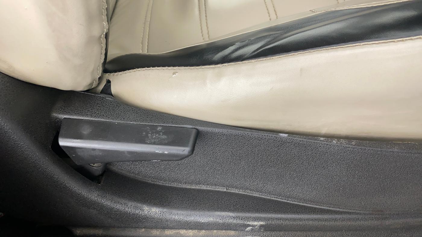 2019 Tata Tiago XZ 1.2 REVOTRON, Petrol, Manual, 54,181 km, Driver Side Adjustment Panel