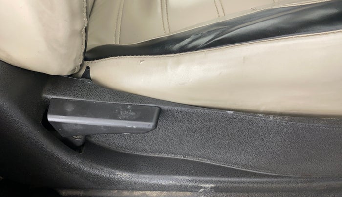 2019 Tata Tiago XZ 1.2 REVOTRON, Petrol, Manual, 54,181 km, Driver Side Adjustment Panel