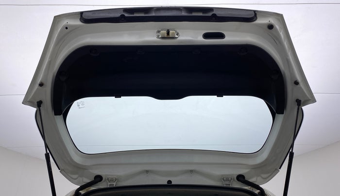 2015 Maruti Swift VXI, Petrol, Manual, 93,096 km, Boot Door Open