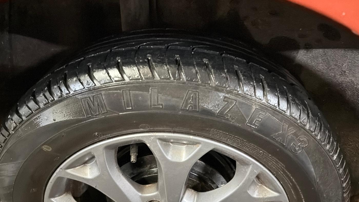2014 Ford Figo TITANIUM 1.2 PETROL, Petrol, Manual, 50,786 km, Right Rear Tyre Tread
