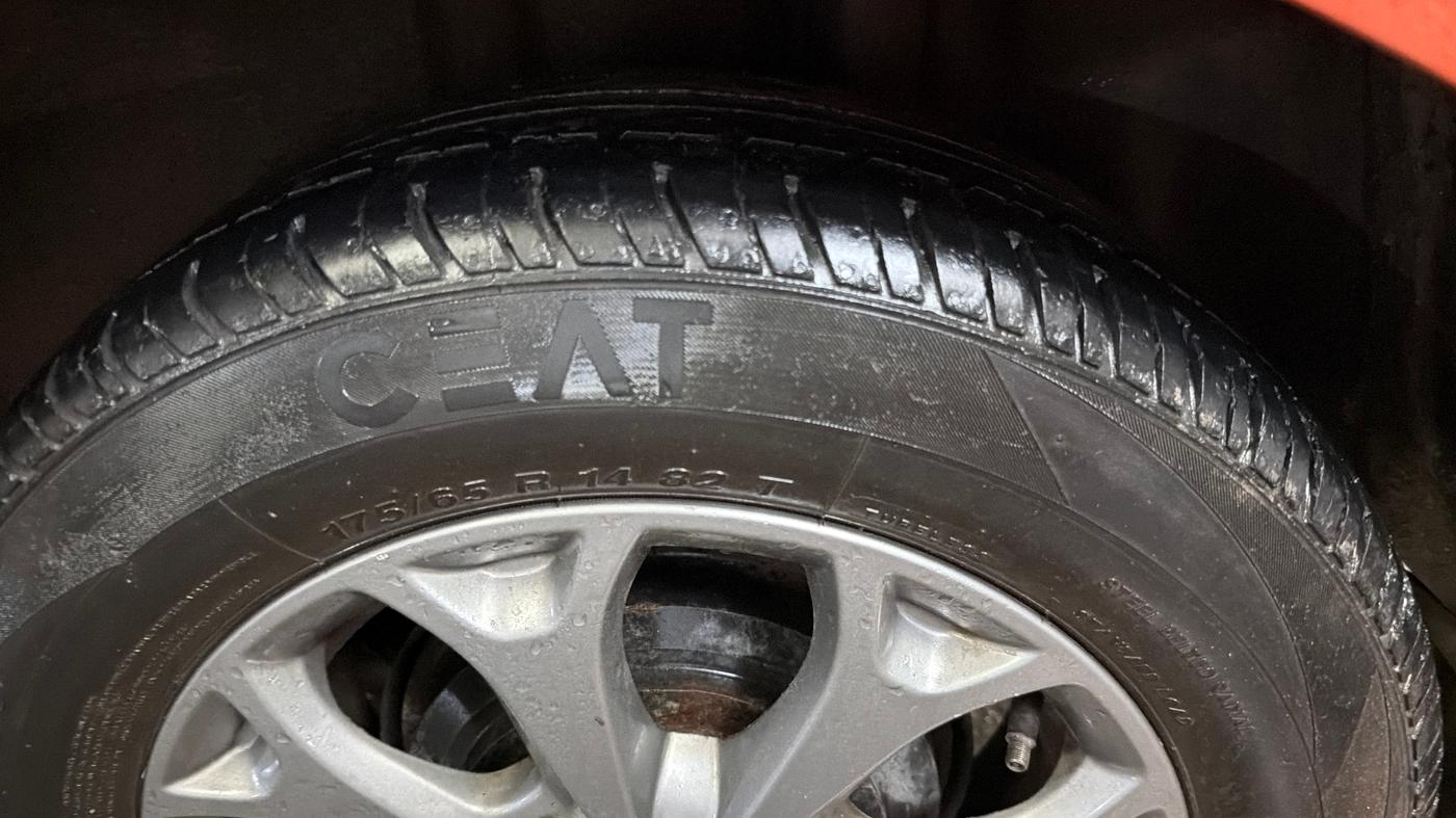 2014 Ford Figo TITANIUM 1.2 PETROL, Petrol, Manual, 50,786 km, Left Rear Tyre Tread