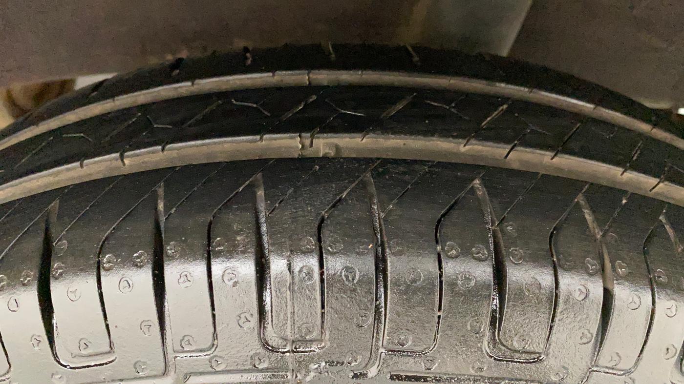 2016 Renault Kwid RXT 0.8 (O), Petrol, Manual, 65,304 km, Left Rear Tyre Tread