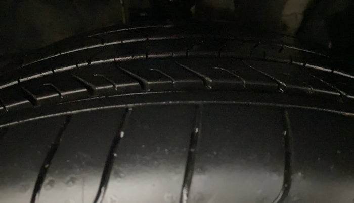 2023 Hyundai Verna SX (O)1.5 VTVT, Petrol, Manual, 1,382 km, Right Front Tyre Tread