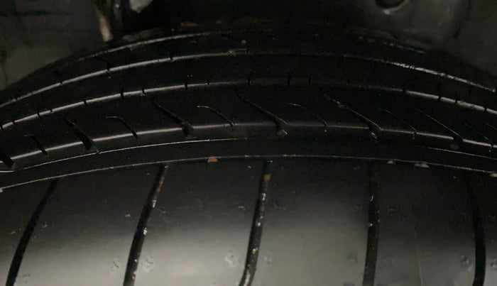 2023 Hyundai Verna SX (O)1.5 VTVT, Petrol, Manual, 1,382 km, Right Rear Tyre Tread