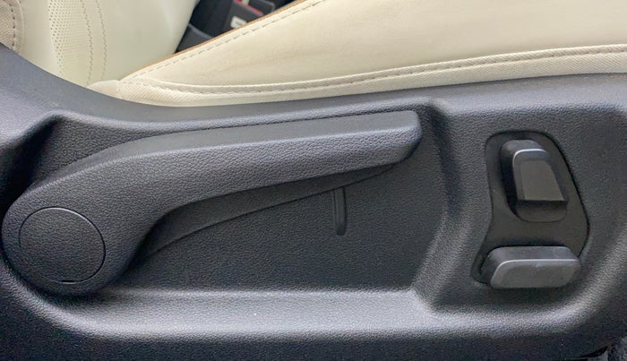 2023 Hyundai Verna SX (O)1.5 VTVT, Petrol, Manual, 1,382 km, Driver Side Adjustment Panel