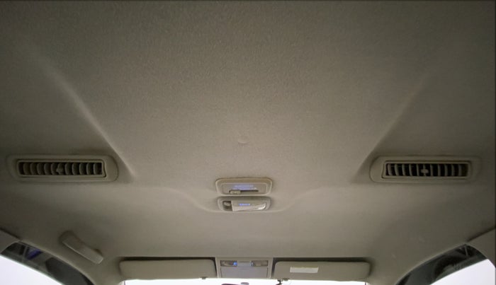 2013 Toyota Innova 2.5 GX 8 STR, Diesel, Manual, 67,882 km, Rear AC Vents