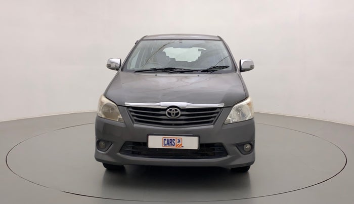 2013 Toyota Innova 2.5 GX 8 STR, Diesel, Manual, 67,882 km, Front