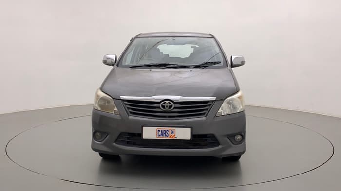 2013 Toyota Innova 2.5 GX 8 STR, Diesel, Manual, 67,882 km, Front