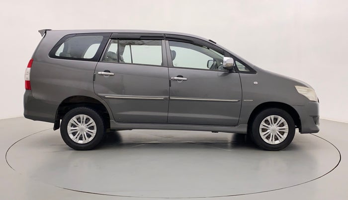 2013 Toyota Innova 2.5 GX 8 STR, Diesel, Manual, 67,882 km, Right Side
