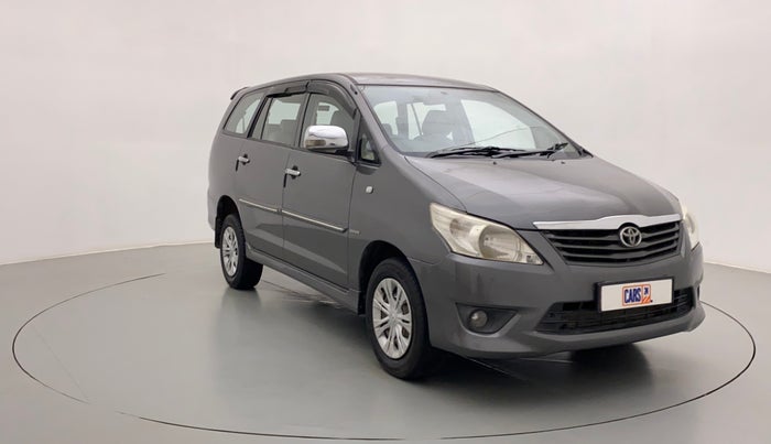 2013 Toyota Innova 2.5 GX 8 STR, Diesel, Manual, 67,882 km, Right Front Diagonal