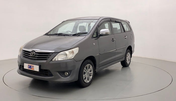 2013 Toyota Innova 2.5 GX 8 STR, Diesel, Manual, 67,882 km, Left Front Diagonal