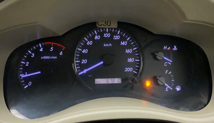 2013 Toyota Innova 2.5 GX 8 STR, Diesel, Manual, 67,882 km, Odometer Image