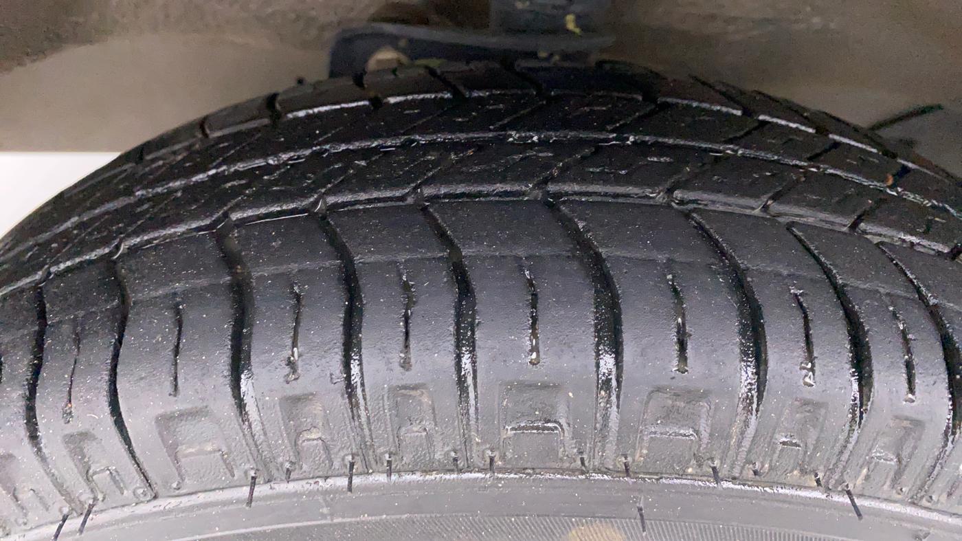 2020 Maruti Eeco 5 STR WITH AC PLUSHTR, Petrol, Manual, 27,481 km, Left Front Tyre Tread