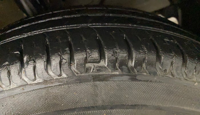 2017 Maruti Dzire VXI, Petrol, Manual, 44,998 km, Right Front Tyre Tread