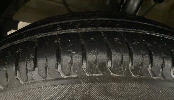 2017 Maruti Dzire VXI, Petrol, Manual, 44,998 km, Left Front Tyre Tread
