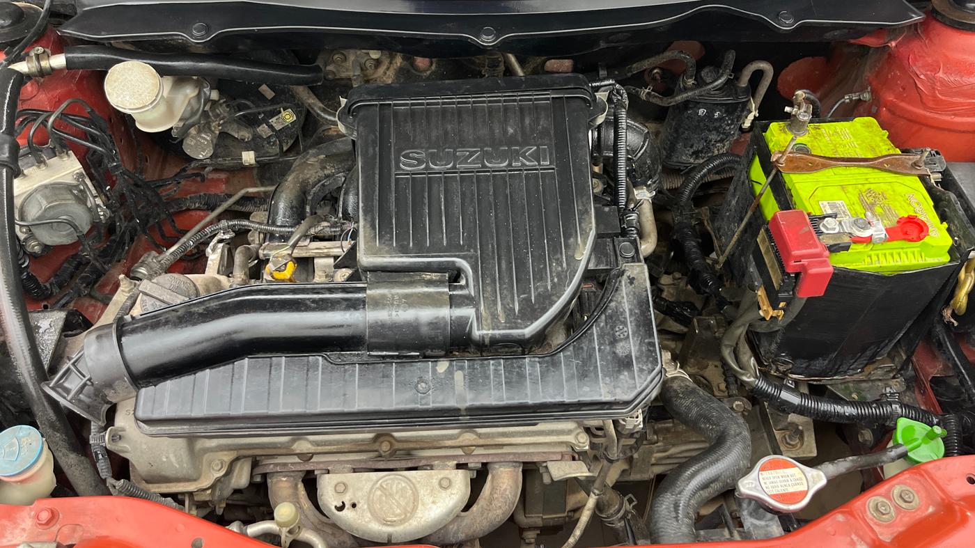 2013 Maruti Swift ZXI, Petrol, Manual, 99,186 km, Engine View