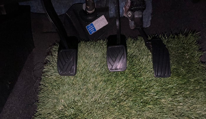 2018 Maruti Swift VXI, Petrol, Manual, 55,775 km, Pedals