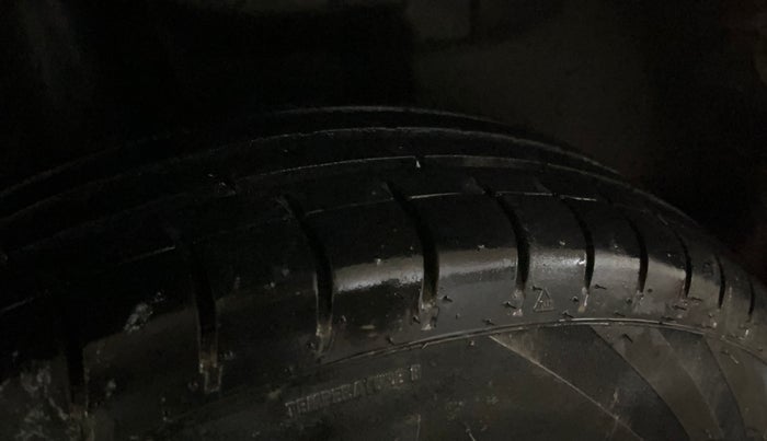 2018 Maruti Swift VXI, Petrol, Manual, 55,775 km, Right Rear Tyre Tread