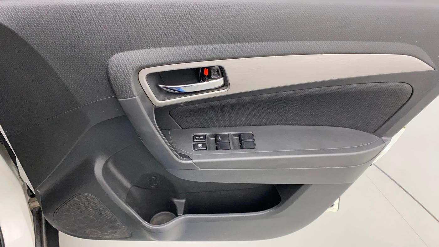 2017 Maruti Vitara Brezza ZDI PLUS, Diesel, Manual, 40,988 km, Driver Side Door Panels Control