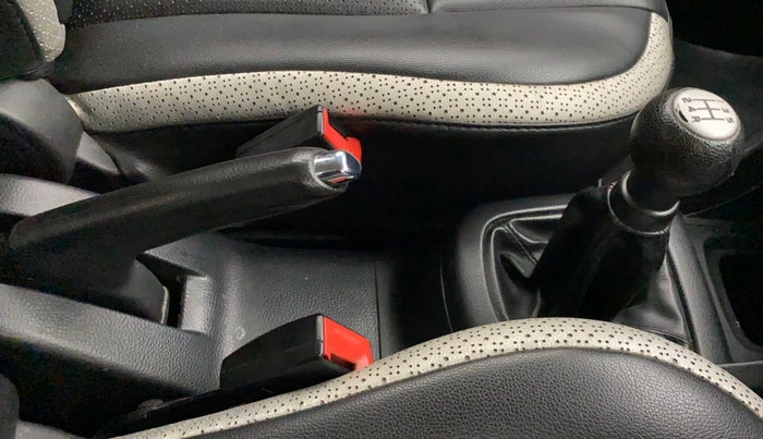 2012 Maruti Swift VXI, Petrol, Manual, 42,762 km, Gear Lever