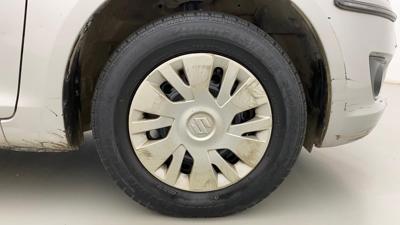 2012 Maruti Swift VXI, Petrol, Manual, 42,762 km, Right Front Wheel